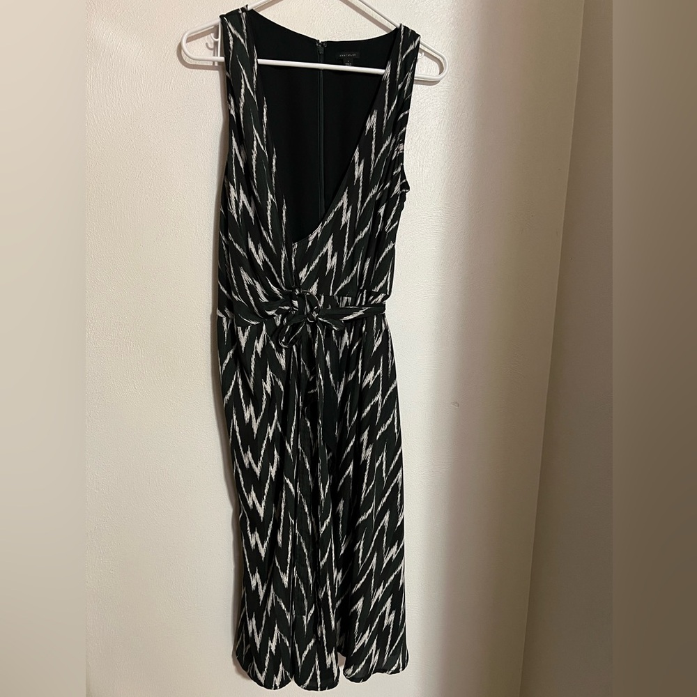 ANN‎ TAYLOR Classic Black White Green Deep V Neck Summer Wrap Dress Wms Size 6